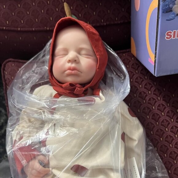 🆕18.9in Full Silicone Reborn Baby Girl Dolls Lifelike Weighted Doll Gift Toy - Picture 4 of 10